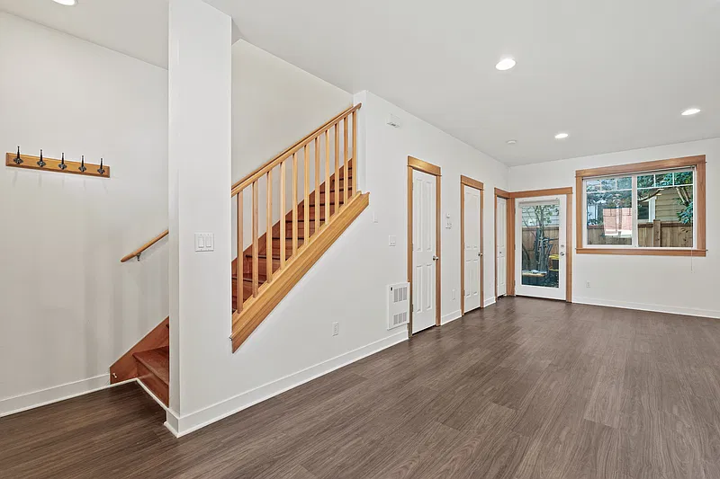 2 bed, 1.5 bath, 840 sqft, $2,850 — Photo 3
