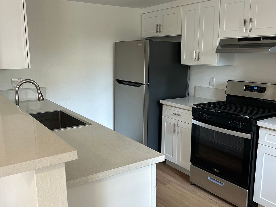 1st image of 32-80 S Garden St
