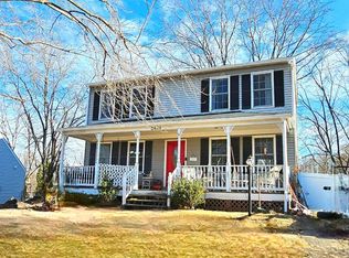 5638 Roundtree Dr, Woodbridge, VA 22193