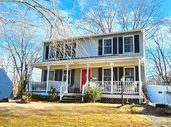 5638 Roundtree Dr, Woodbridge, VA 22193
