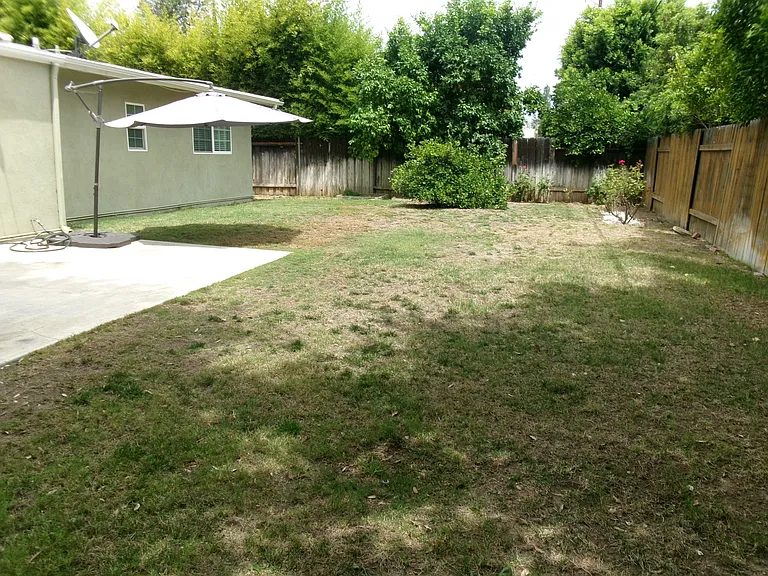22942 Leadwell St — Photo 15