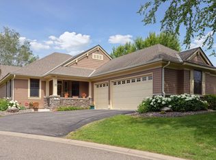 2 Marsh Rdg, North Oaks, MN 55127