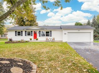 99 Larkins Xing, Rochester, NY 14612