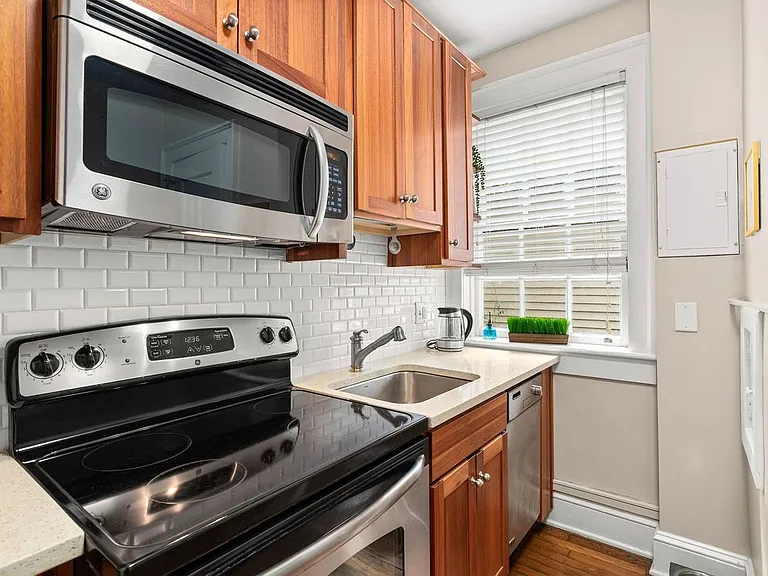 805 Whitaker St #7 — Photo 17