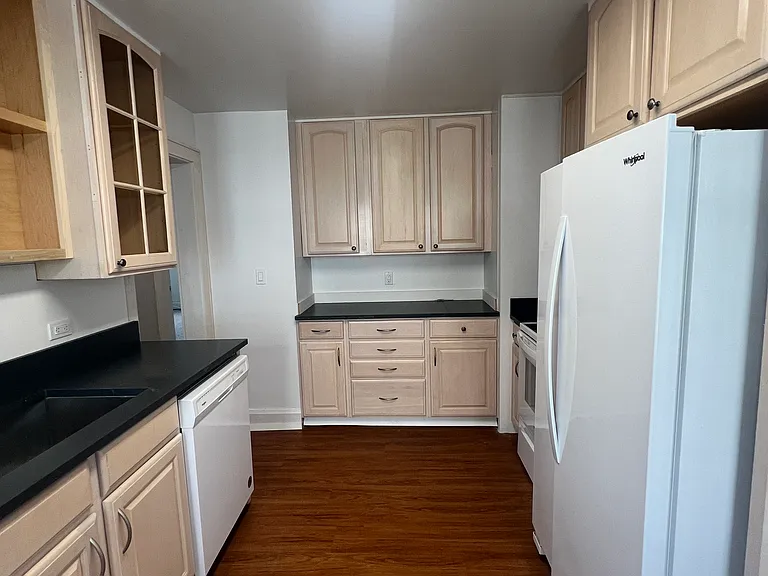 225 Hamilton Ave #1 — Photo 8