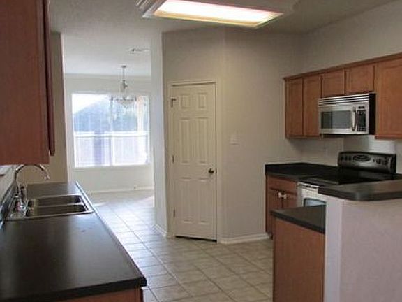 3rd image of 14008 Auberry Dr