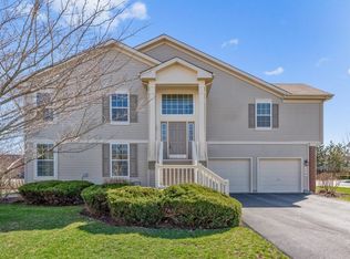 119 Fountain Grass Cir #119, Bartlett, IL