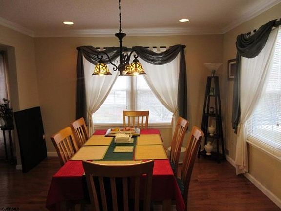 4th image of 350 E Cos Cob Dr