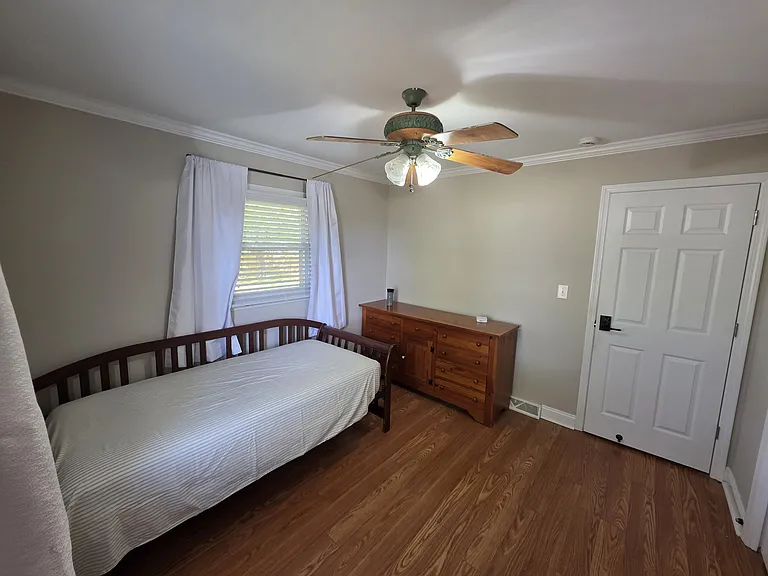 Hudson Dr — Photo 10