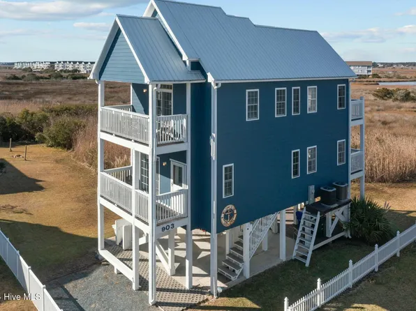 903 Broadway Street, Surf City, NC 28445
