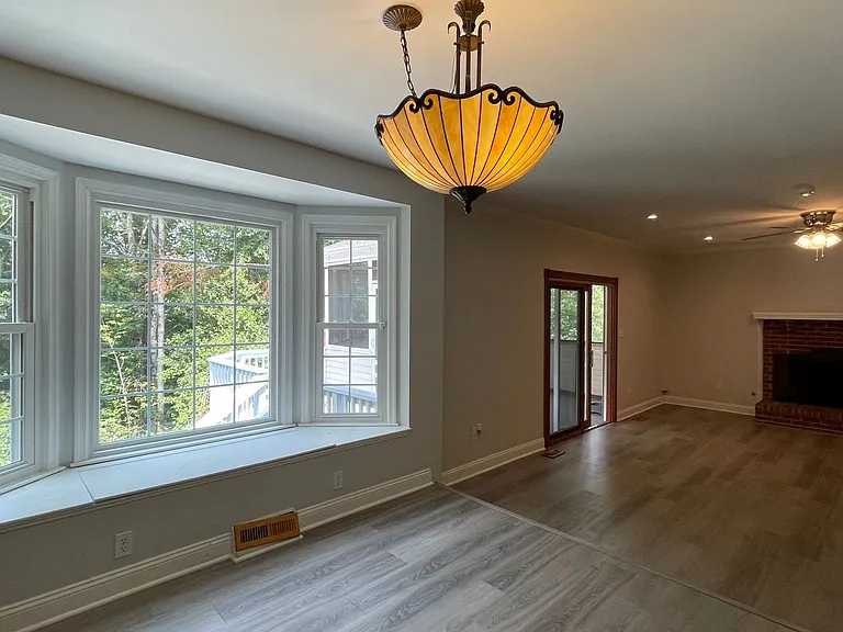 31 Ballantrae Ct — Photo 4