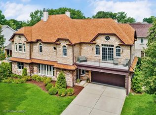 270 Middaugh Rd, Clarendon Hills, IL 60514