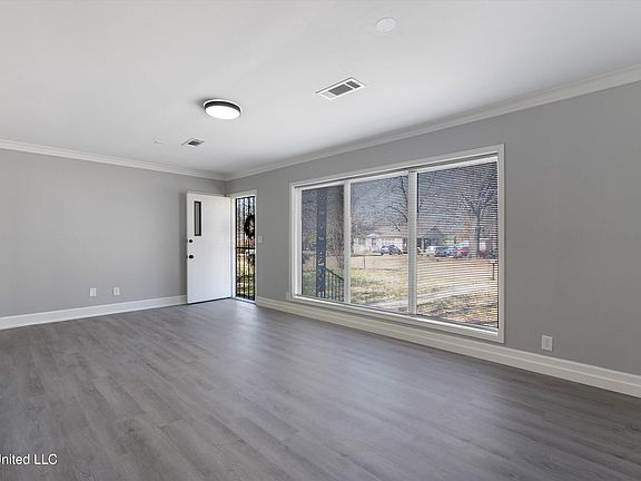 4th image of 206 Norwood St