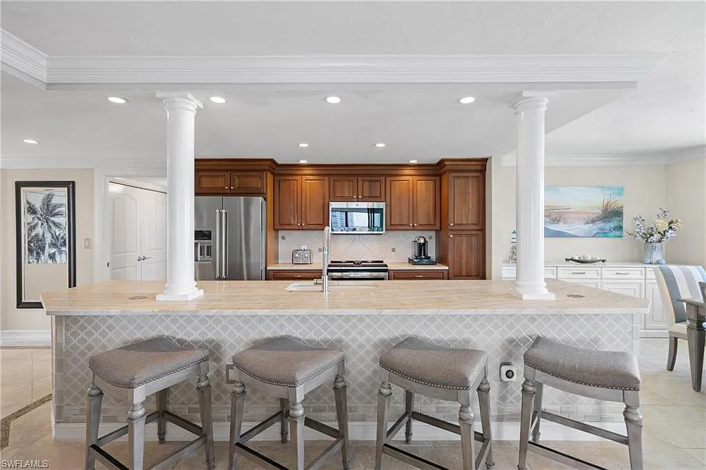 2 bed, 2.0 bath, 1493 sqft, $13,500 — Photo 3