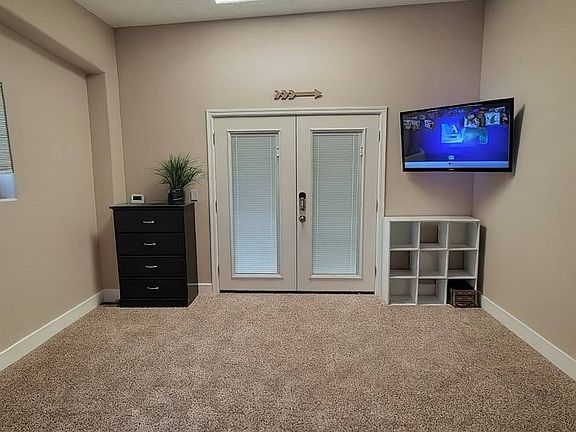 2nd image of 2846 Seville Ln