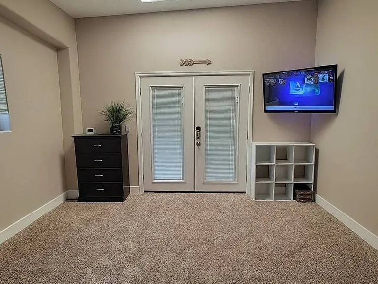 2846 Seville Ln — Photo 2