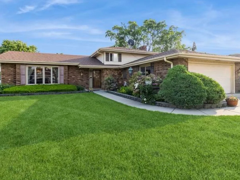 1243 W Byron Ave