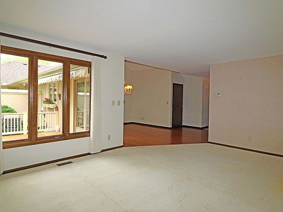 4th image of 9238 Leith Dr