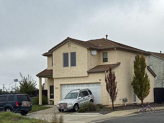 2nd image of 1708 Bluffs Dr