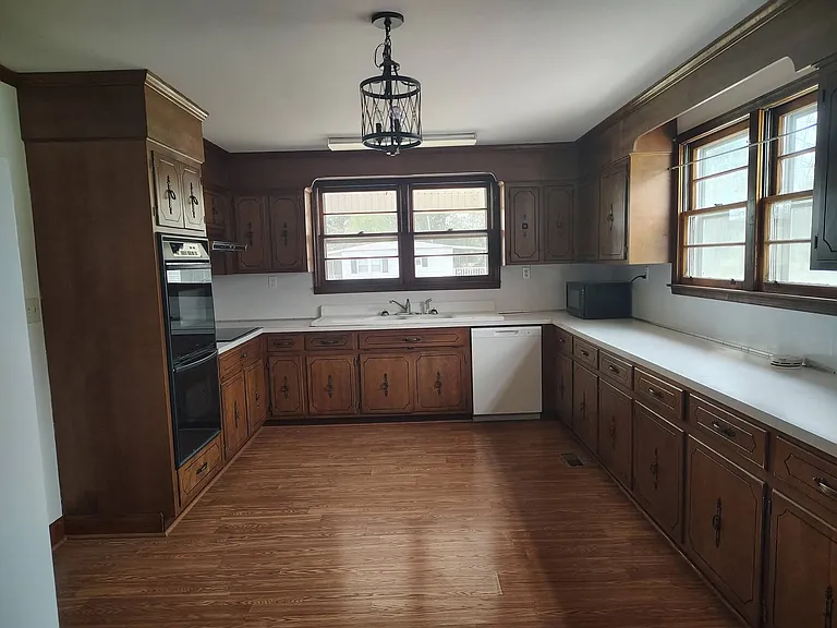 143 W Virginia Rd — Photo 7