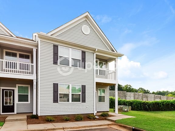 2nd image of 933 Ranchero St