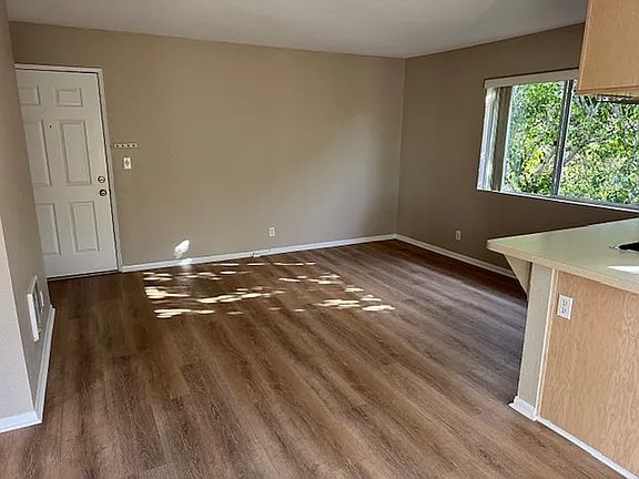 2nd image of 1760-1762 Oliver Ave #1762-2