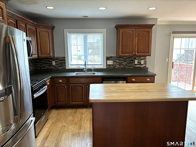 1260 Cutspring Rd #1260 — Photo 4