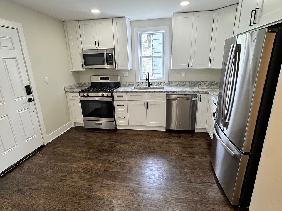 1st image of 9419 S Saint Lawrence Ave #3