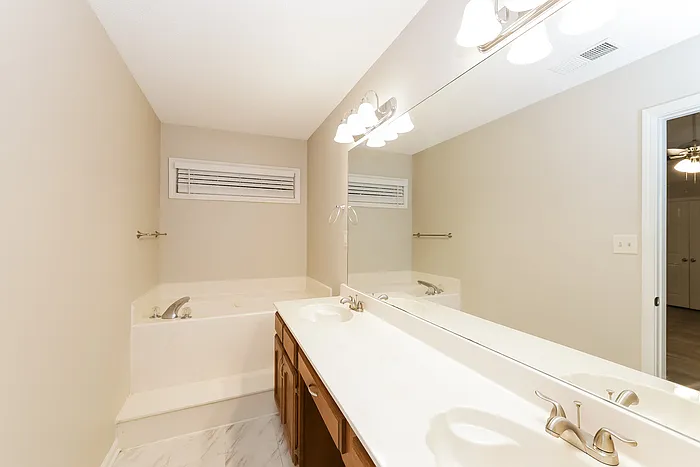 7152 Olive Ridge Dr — Photo 10