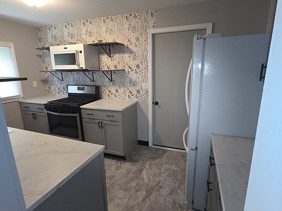 5th image of 201 N Chestnut St #205