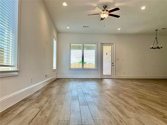 3rd image of 3903 Eskew Dr
