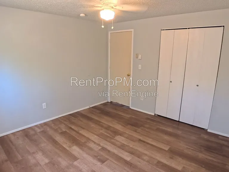 2354 10th St SW #1 — Photo 8