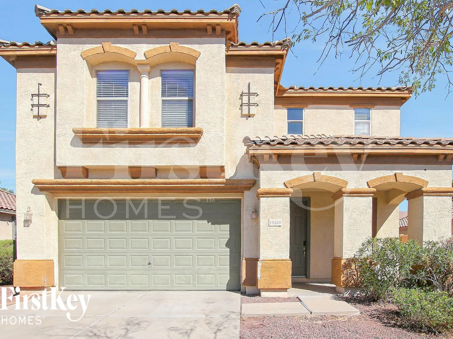 4 bed, 2.5 bath, 1980 sqft, $1,865 — Photo 1