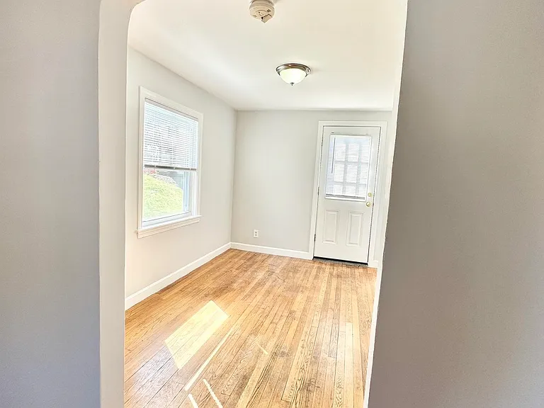 84 Mary Ann Rd — Photo 6