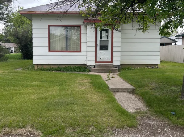824 Indiana St, Chinook, MT 59523
