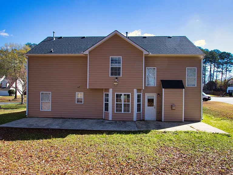 585 Chapel Walk Ln — Photo 4