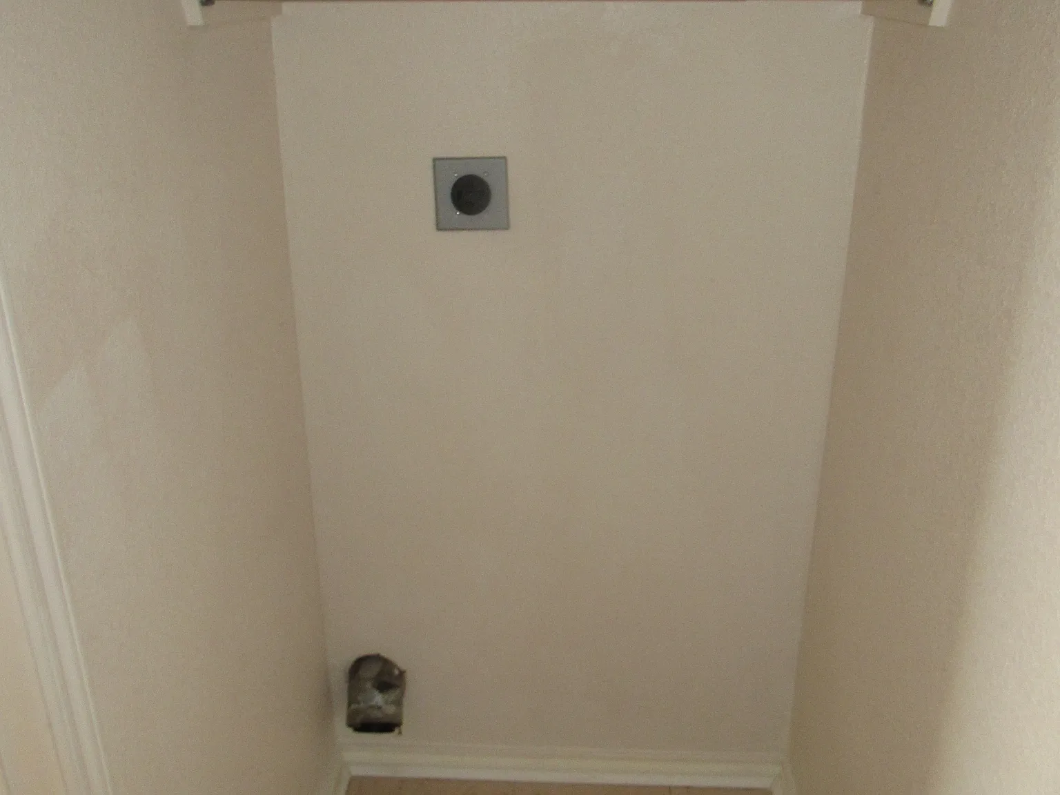3 bed, 1.5 bath, 1050 sqft, $750 — Photo 3