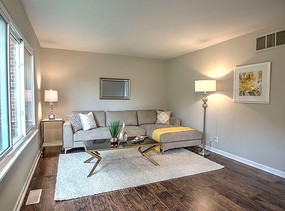 3rd image of 111 Greentree Ct #111