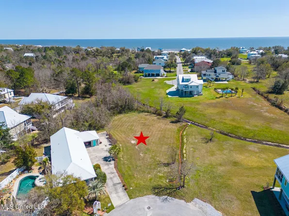 Adams Ln, Waveland, MS 39576