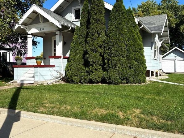 230 E Irving Ave, Oshkosh, WI 54901