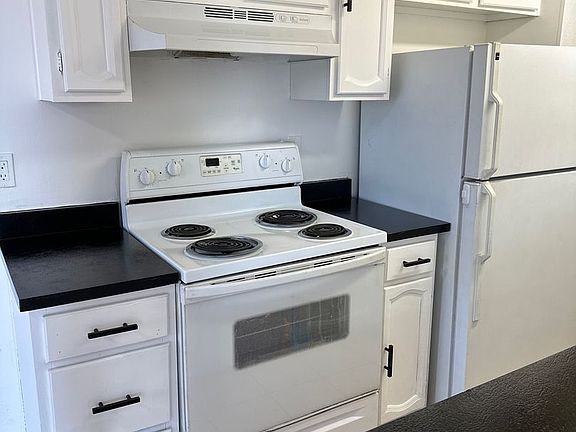3rd image of 1504 E Indianola Ave APT 2