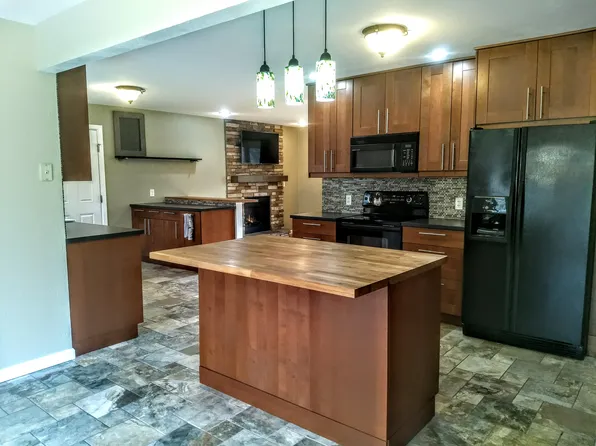 16351 Petro Dr, Mishawaka, IN 46544