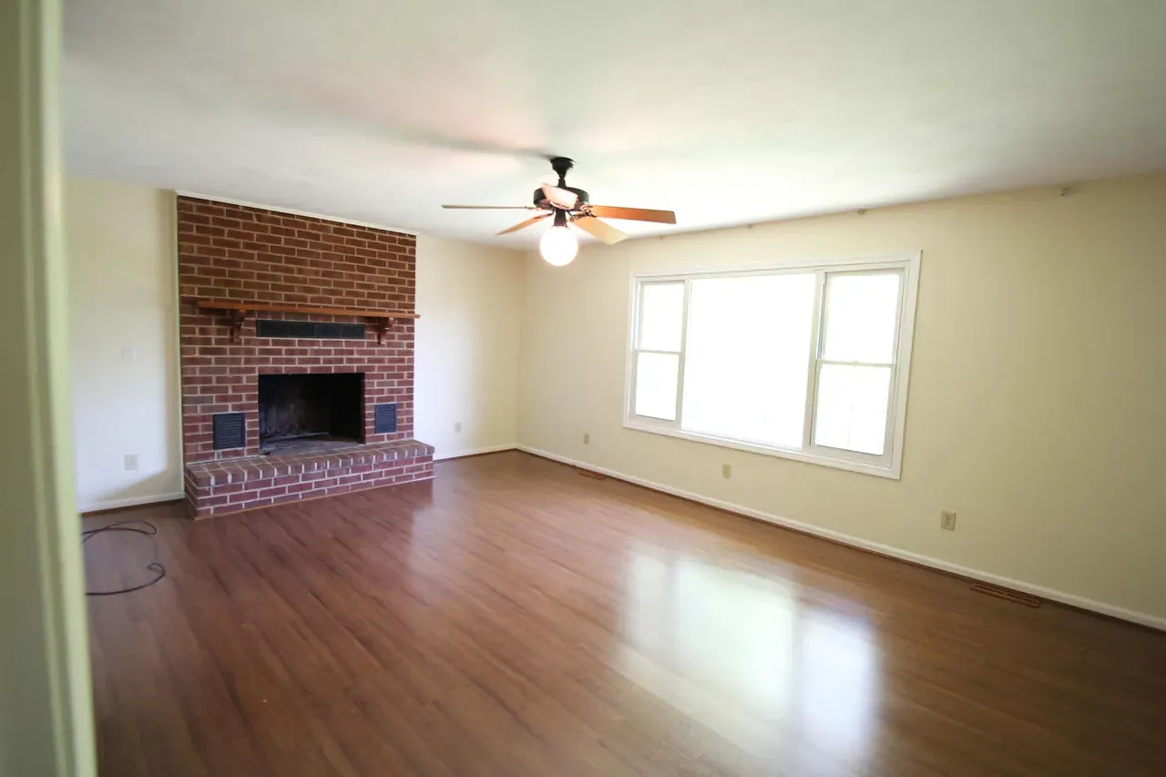 5 bed, 3.5 bath, 3789 sqft, $2,750 — Photo 4