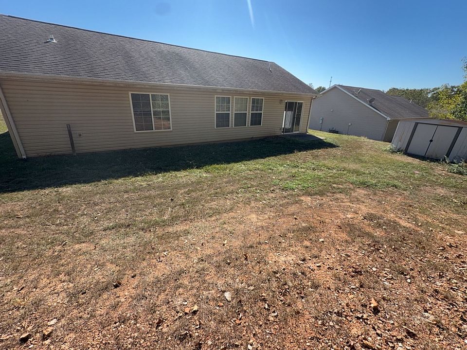 2nd image of 24140 Tanglewood Rd