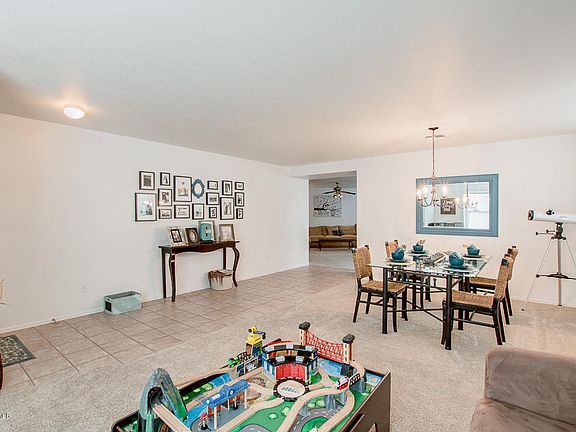 4th image of 2742 W Sunshine Butte Dr