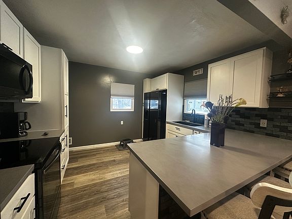 4th image of 1257 Wilson Ave
