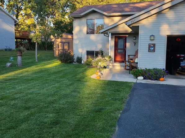 205 Darling Pl, Alexandria, MN 56308