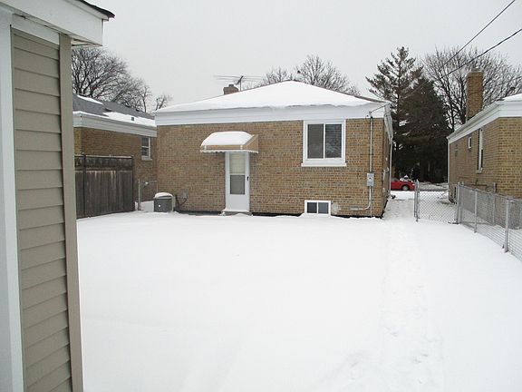 2nd image of 3836 Lombard Ave