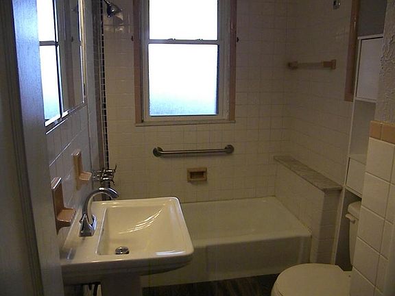 3rd image of 530 Scott Ave #536
