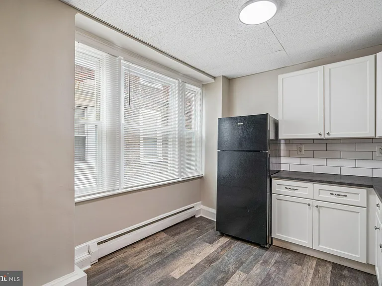 481 Gerhard St #2 — Photo 2